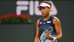 Naomi Osaka se lamenta durante el torneo de Indian Wells.