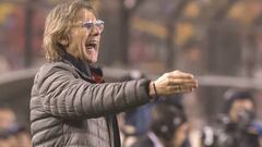 A vueltas con el once del debut