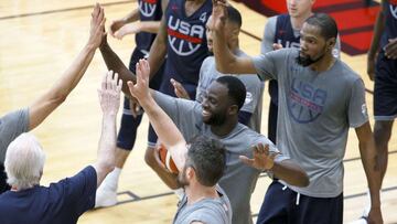 LAS VEGAS, NEVADA - JULY 07: (L-R) Head coach Gregg Popovich, Kevin Love #11, Draymond Green #14, Damian Lillard #6 and Kevin Durant #7 of the 2021 USA Basketball Men&#039;s National Team practice at the Mendenhall Center at UNLV as the team gets ready for the Tokyo Olympics on July 7, 2021 in Las Vegas, Nevada.   Ethan Miller/Getty Images/AFP
 == FOR NEWSPAPERS, INTERNET, TELCOS &amp; TELEVISION USE ONLY ==