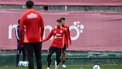 El problema de Felipe Loyola que inquieta a Córdova y a Chile: esto pasó con la figura de Independiente