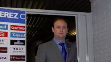 <b>LE TOCA MOVER FICHA. </b>Federico Souza tiene la pelota en su tejado y mientras él no actúe, el Xerez seguirá perdiendo tiempo.