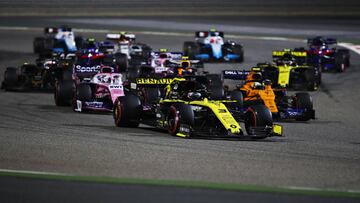 BAHRAIN, BAHRAIN - MARCH 31: Daniel Ricciardo of Australia driving the (3) Renault Sport Formula One Team RS19 on track during the F1 Grand Prix of Bahrain at Bahrain International Circuit on March 31, 2019 in Bahrain, Bahrain. (Photo by Mark Thompson/Getty Images)