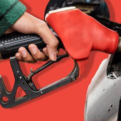 Por qué huele a gasolina el interior del auto