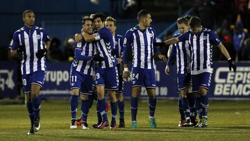 Ibai celebra su gol al Alcorcón con sus compañeros