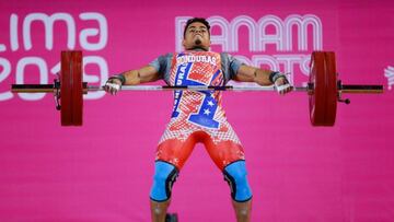 El exfutbolista, quien fuera delantero de Motagua, ahora figura en otro deporte, halterofilia, y está en sus primeros Juegos Panamericanos en Lima 2019.