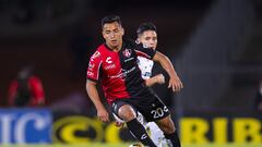 Jairo Torres durante un partido contra el Atlas