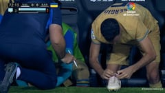 Una zapatilla, Busquets y Piqué: la cómica escena en el banquillo que da para meme