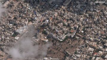 A satellite image shows Al-Ahli hospital in Gaza after hundreds of Palestinians were killed in a blast that Israeli and Palestinian officials blamed on each other, October 18, 2023. Maxar Technologies/Handout via REUTERS    THIS IMAGE HAS BEEN SUPPLIED BY A THIRD PARTY. MANDATORY CREDIT. NO RESALES. NO ARCHIVES. DO NOT OBSCURE LOGO.