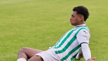 Marcelo celebra un gol con el Córdoba B