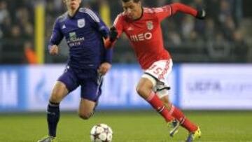 Enzo P&eacute;rez, durante un partido contra el Anderlecht.