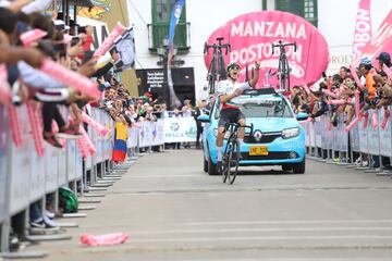 Daniel Arroyave, ciclista del Team Emirates, se quedó con la medalla de oro en la prueba de élite de la categoría Sub 23, del Campeonato Nacional de Ruta. Óscar Guzmán y Cristian Pico se quedaron con el segundo y tercer puesto.