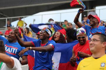 Aficionados en la Fan Zone.