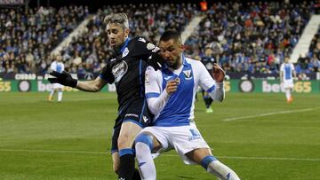 Luisinho, pugnando por un balón con Guerrero en el partido de Butarque ante el Leganés.