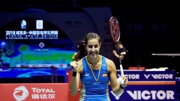 GRAF070. CHANGZHOU (CHINA), 23/09/2018.- La espa&ntilde;ola Carolina Mar&iacute;n celebra su victoria en la final del Abierto de China de b&aacute;dminton disputada contra la china Yufei Chen, en la localidad de Changzhou, China, hoy, 23 de septiembre de 