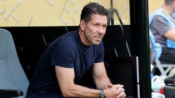 SEATTLE (United States), 19/06/2025.- Atletico Madrid's head coach Diego Simeone is seen before kick-off during the FIFA Club World Cup 2025 Group B match between Seattle Sounders and Atletico Madrid at Lumen Field in Seattle, Washington, USA, 19 June 2025. (Mundial de Fútbol) EFE/EPA/JOHN G. MABANGLO