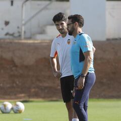 El dilema de Bordalás con la posición de Carlos Soler