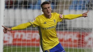 Salvi ya entrena con el equipo tras superar sus molestias