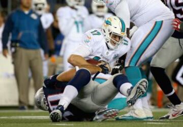Las pobres 15 yardas de carrera que consigui¨® Miami en el encuentro son su tercera peor marca de toda la historia del club. En el otro lado, Tom Brady pas¨® de las 300 yardas contra los Dolphins por s¨¦ptima vez en su carrera.