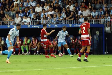 Demasiado Mlaga para un Recre Granada que peca de pardillo