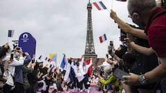 Parisinos celebran la consecuci&oacute;n de las medallas y la sede de los Juegos Ol&iacute;mpicos de 2024