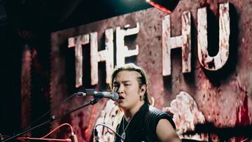 Uno de los integrantes del grupo mongol The Hu.