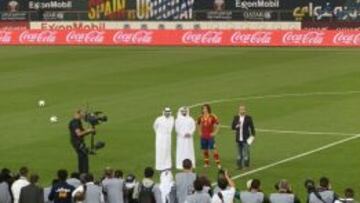 Puyol, homenajeado en el descanso por sus cien partidos