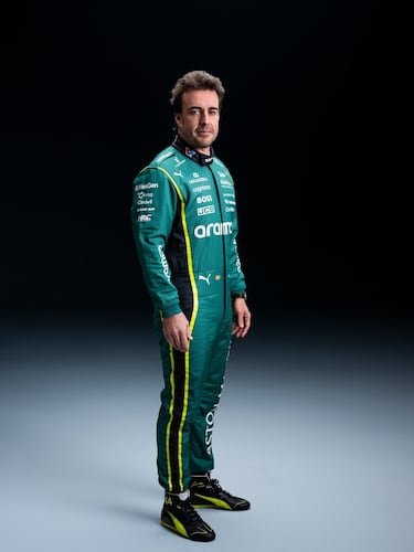 Fernando Alonso con el nuevo mono.