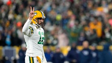 GREEN BAY, WISCONSIN - NOVEMBER 17: Aaron Rodgers #12 of the Green Bay Packers calls for a two point conversion after a touchdown against the Tennessee Titans during the third quarter in the game at Lambeau Field on November 17, 2022 in Green Bay, Wisconsin.   Patrick McDermott/Getty Images/AFP (Photo by Patrick McDermott / GETTY IMAGES NORTH AMERICA / Getty Images via AFP)