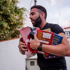 Hundreds more evacuated as lava from Canary Island volcano nears the sea