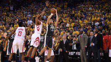 May 22, 2018; Oakland, CA, USA; Golden State Warriors guard Klay Thompson (11) shoots against the Houston Rockets during the fourth quarter in game four of the Western conference finals of the 2018 NBA Playoffs at Oracle Arena. Mandatory Credit: Kyle Terada-USA TODAY Sports
