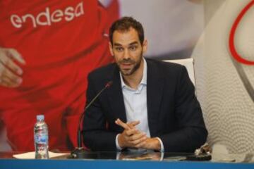 José Manuel Calderón no pudo evitar emocionarse.