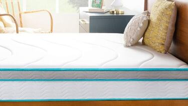 Este es el colchón híbrido individual con memory foam, que suma más de 86,000 valoraciones