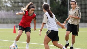 Malena y Samara Ortiz y Lorena Navarro, tres de las jugadoras madrileñas del Real Madrid.