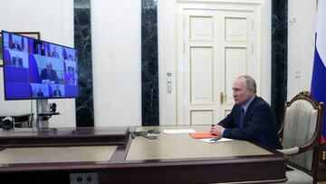 Putin introduces tough new sentences for “actions of high treason”