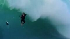 El kitesurfista Jerome Cloetens pierde su tabla y se agarra a su cometa sufriendo un wipeout en una ola gigante. El peor de su vida, seg&uacute;n reconoce el propio atleta. 