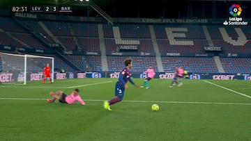 El gol que hunde al Barça y deja señalados a Dest y Piqué