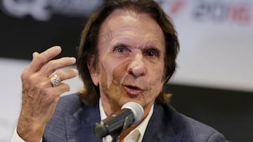 Emerson Fittipaldi durante una conferencia.