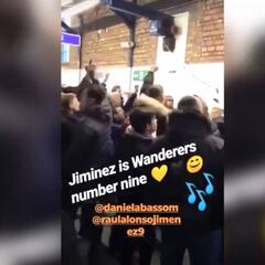 Fans de los Wolves crearon nueva canción para Raúl Jiménez