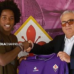 Fiorentina hace oficial la contratación de Carlos Sánchez