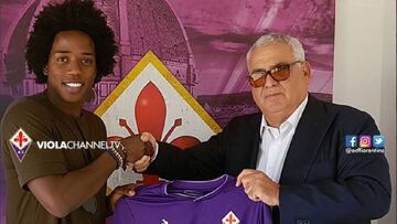 Fiorentina hace oficial la contratación de Carlos Sánchez