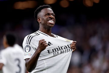 Vinicius aspira a hacerse con el máximo reconocimiento a nivel individual del mundo del fútbol. Desde que llegó al club blanco en el verano de 2018, el delantero brasileño ha ido progresando y mejorando en su juego y se ha vuelto diferencial en el conjunto de Carlo Ancelotti, además de convertirse en una figura importante de la Selección brasileña. Vinicius ya lleva 113 goles y más de 350 partidos en toda su carrera.