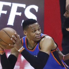 Los Rockets ponen el 2-0 pese a un Westbrook histórico: 51+10+13