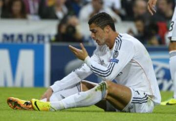 Partido de la Champions League, grupo B. Real Madrid-Juventus. Chiellini fué expulsado por dar un manotazo en la cara a Cristiano Ronaldo .