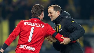 Roman Weidenfeller y Thomas Tuchel en el &uacute;ltimo partido del Dortmund en la Busdesliga.