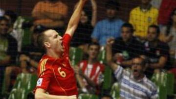<b>GANADOR. </b>Álvaro celebra su gol en el partido ante Rusia.