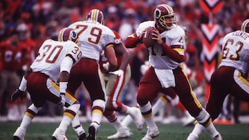 El ex quarterback y MVP del Super Bowl XXVI fue acusado de violencia doméstica tras golpear a su esposa, cuando iba manejando en una vía en Washington.