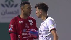 El desafortunado error de Lichnovsky que puso furioso a su portero: ¡hasta se empujaron!