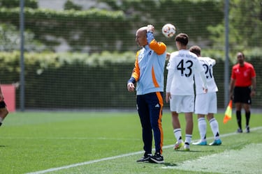 El Madrid agita sus banquillos