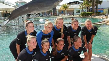 Las tenistas se pegan un baño con los delfines en Florida