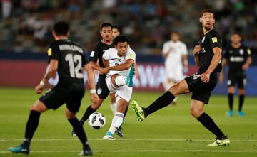 Soccer Football - FIFA Club World Cup Third Place Match - Al Jazira vs CF Pachuca - Zayed Sports City Stadium, Abu Dhabi, United Arab Emirates - December 16, 2017   Al Jazira’s Romarinho in action with Pachuca's Omar Gonzalez    REUTERS/Matthew Childs